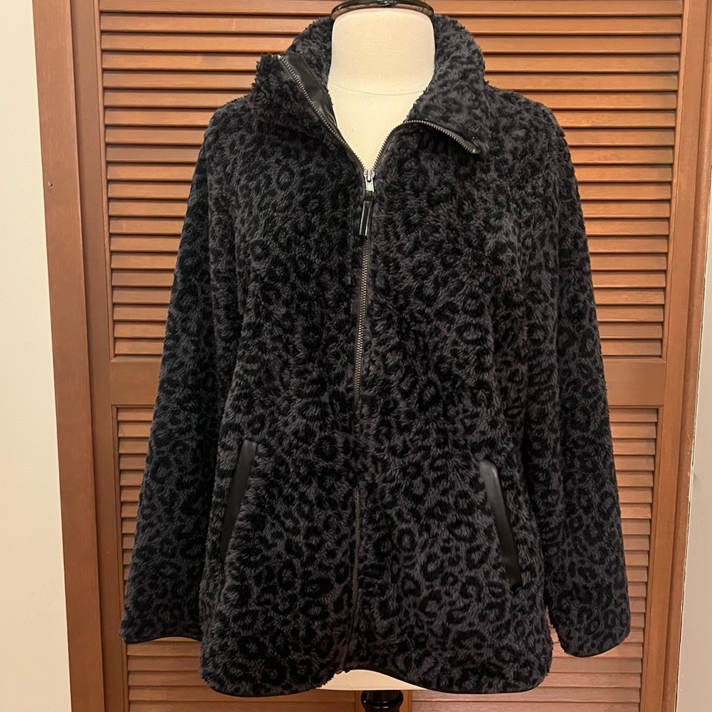 Torrid Cozy Black Leopard Teddy Jacket 2X 18/20 plus size Sherpa